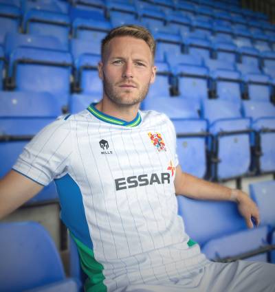 tranmere_rovers_25_26_mills_home_kit_ b.jpg